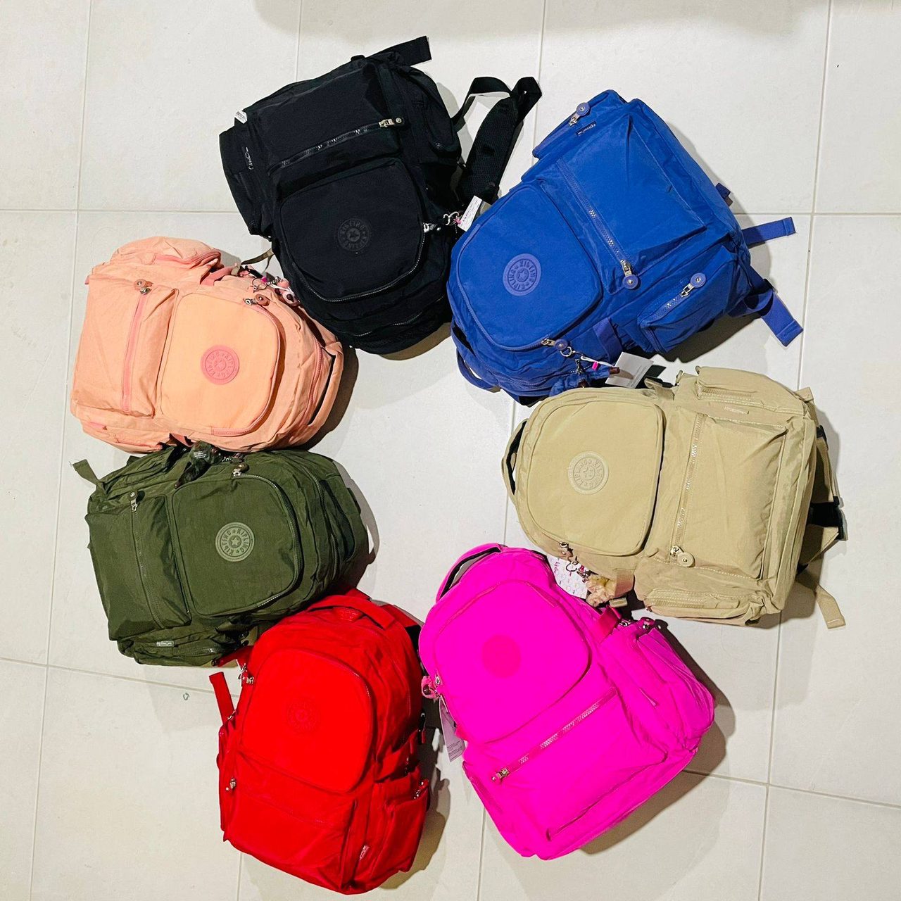 Mochilas Escolares al Mayoreo y Menudeo