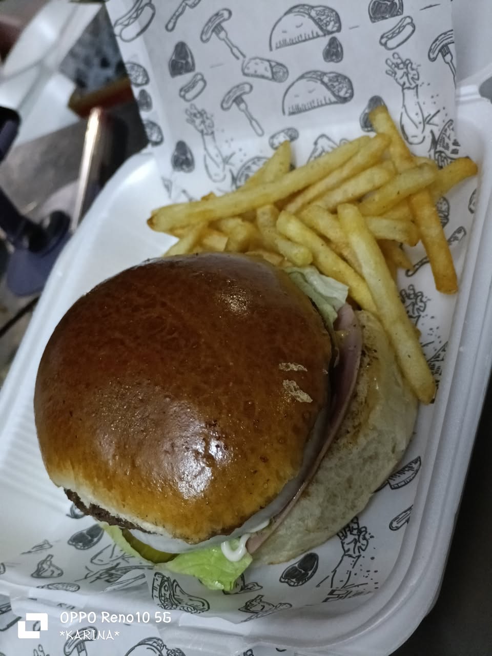 Moonbow Burgués: Hamburguesas, Hot Dogs y Tortas en Xcumpich