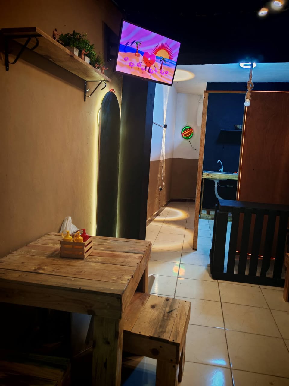MR DOGO: Hamburguesas, Dogos y Snacks Gourmet en la 42 Sur