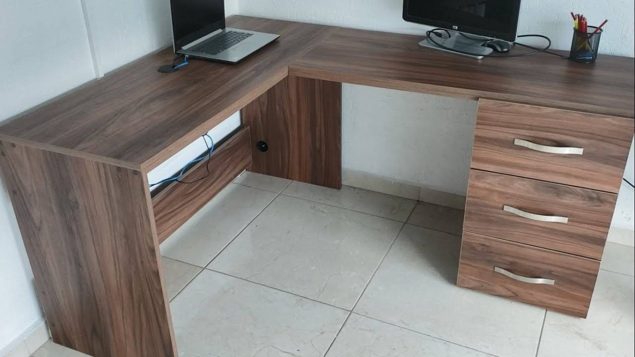 Muebles a Medida en Melamina Ecuatoriana: Cómodas, Roperos y Escritorios de Alta Calidad