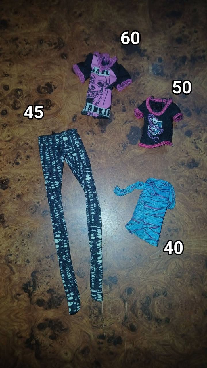 Muñecas y Accesorios