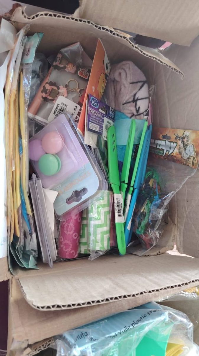 Venta de bisutería y artículos de hogar en remate, Omar Rodríguez Reyes