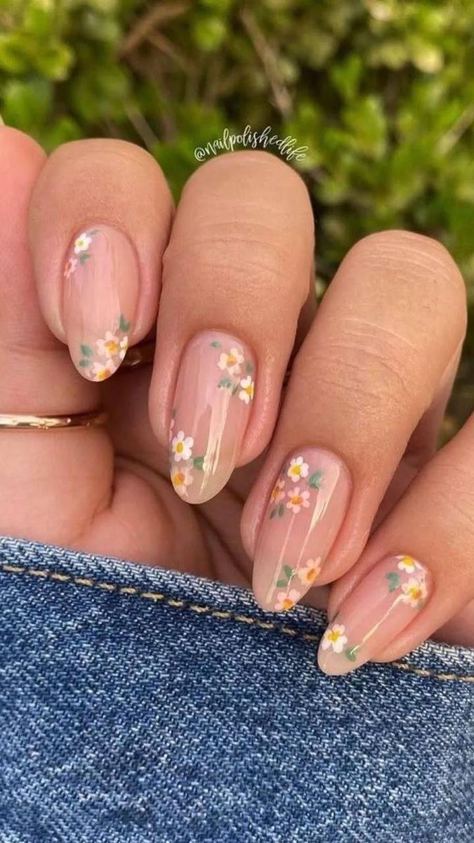 Uñas Acrílicas y Pedicura