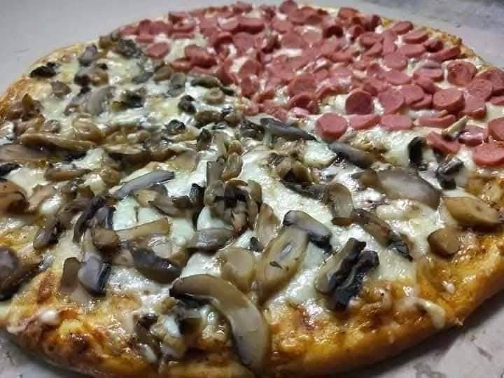 Promociones de pizzas y pan de ajo, Pizzería Salmos 91