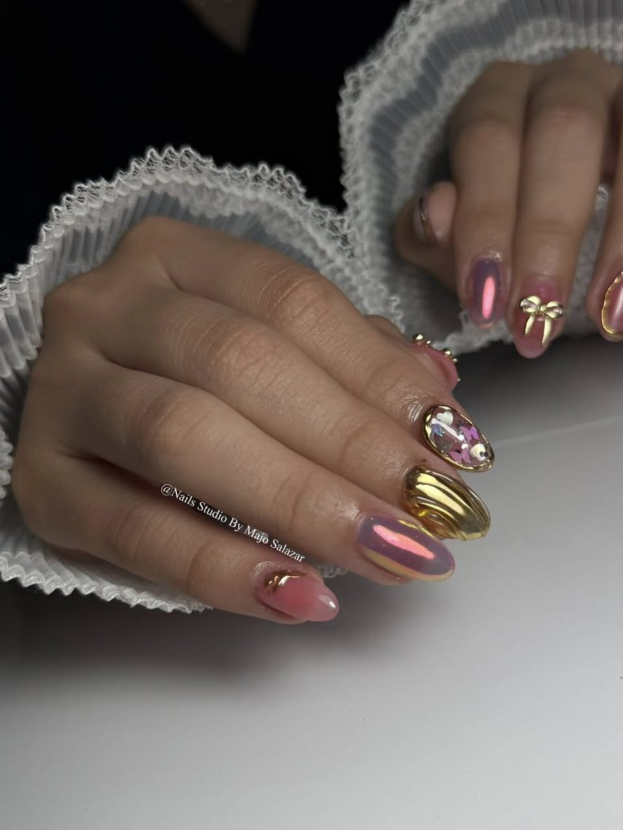 Diseño De Uñas Elegantes Y Decoradas