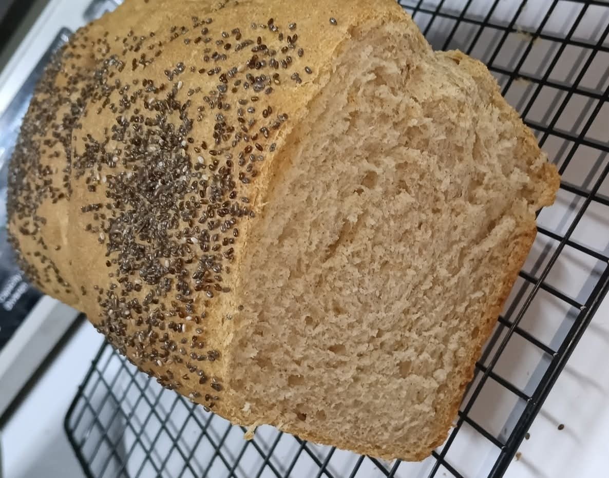 Pan Artesanal Integral Sin Azúcar: Hecho con Yogurt Griego y Semillas Naturales