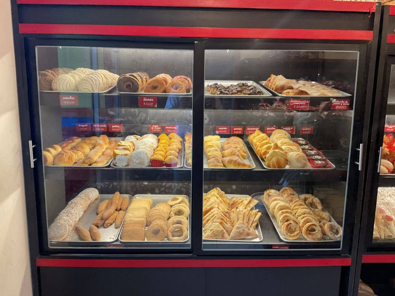 Panadería La Providencia Centro: Pan Dulce y Gourmet en Caucel