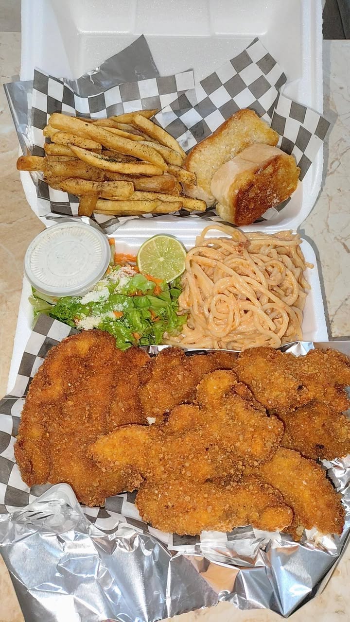 Pechuga Fresca y Deliciosa: Especialidades en Pasta y Platos Caseros