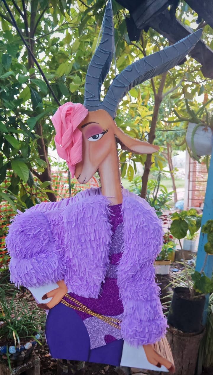 Piñatas ANYTH — Francisco de Montejo