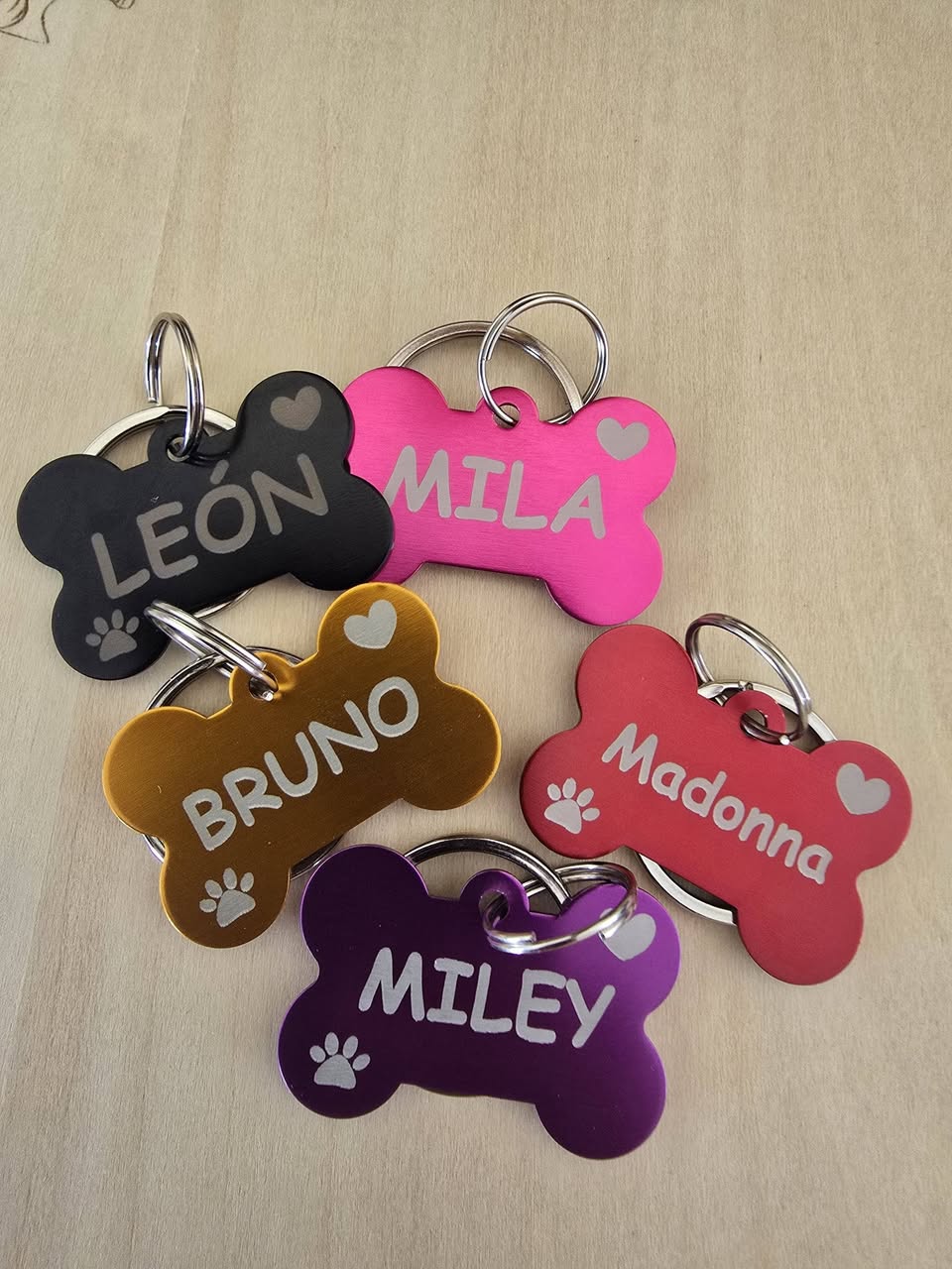 Placas de Identificación Personalizadas y Resistentes para Perros