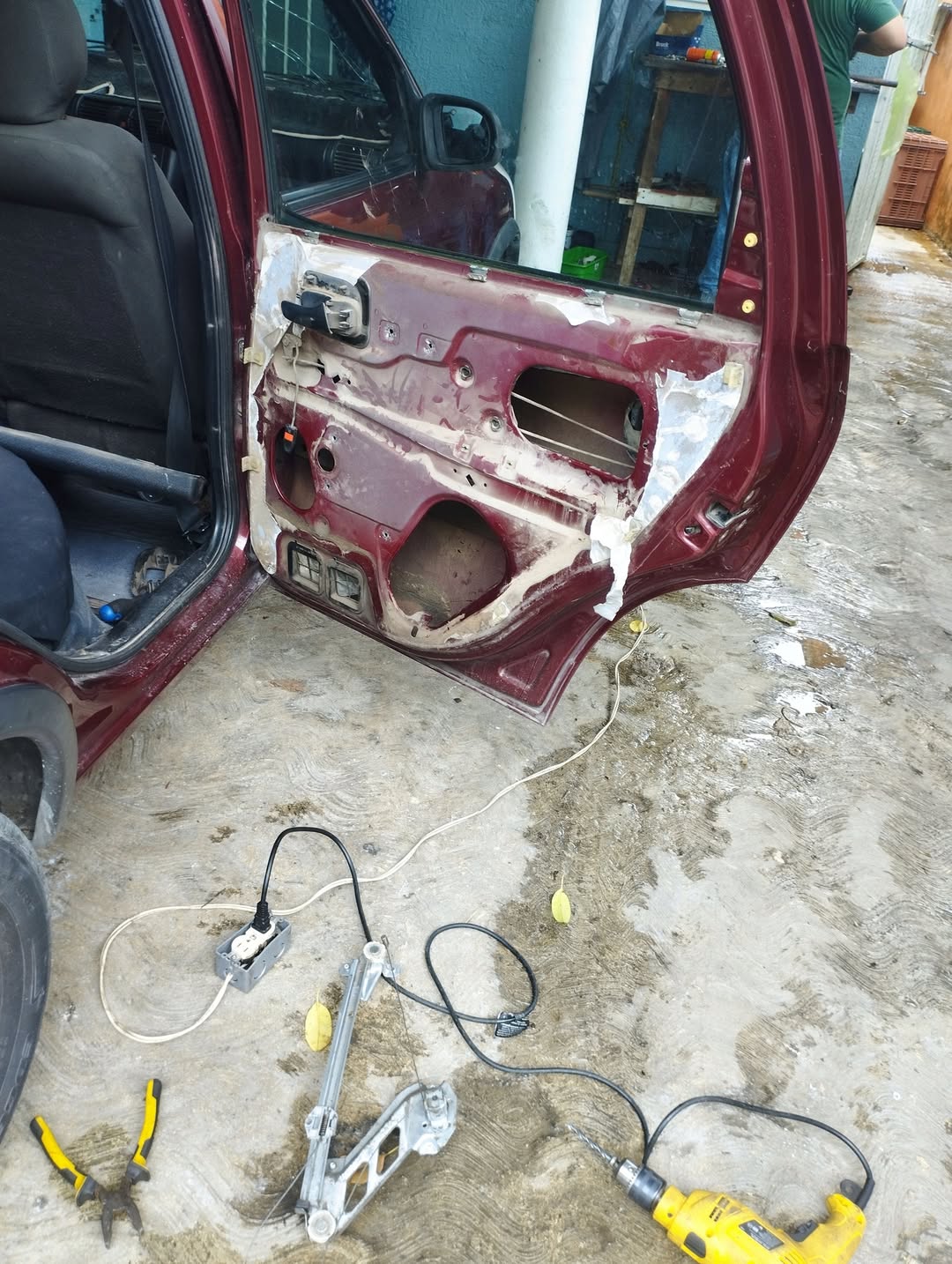 Reparación y venta de elevadores, cerraduras y accesorios para autos y camiones