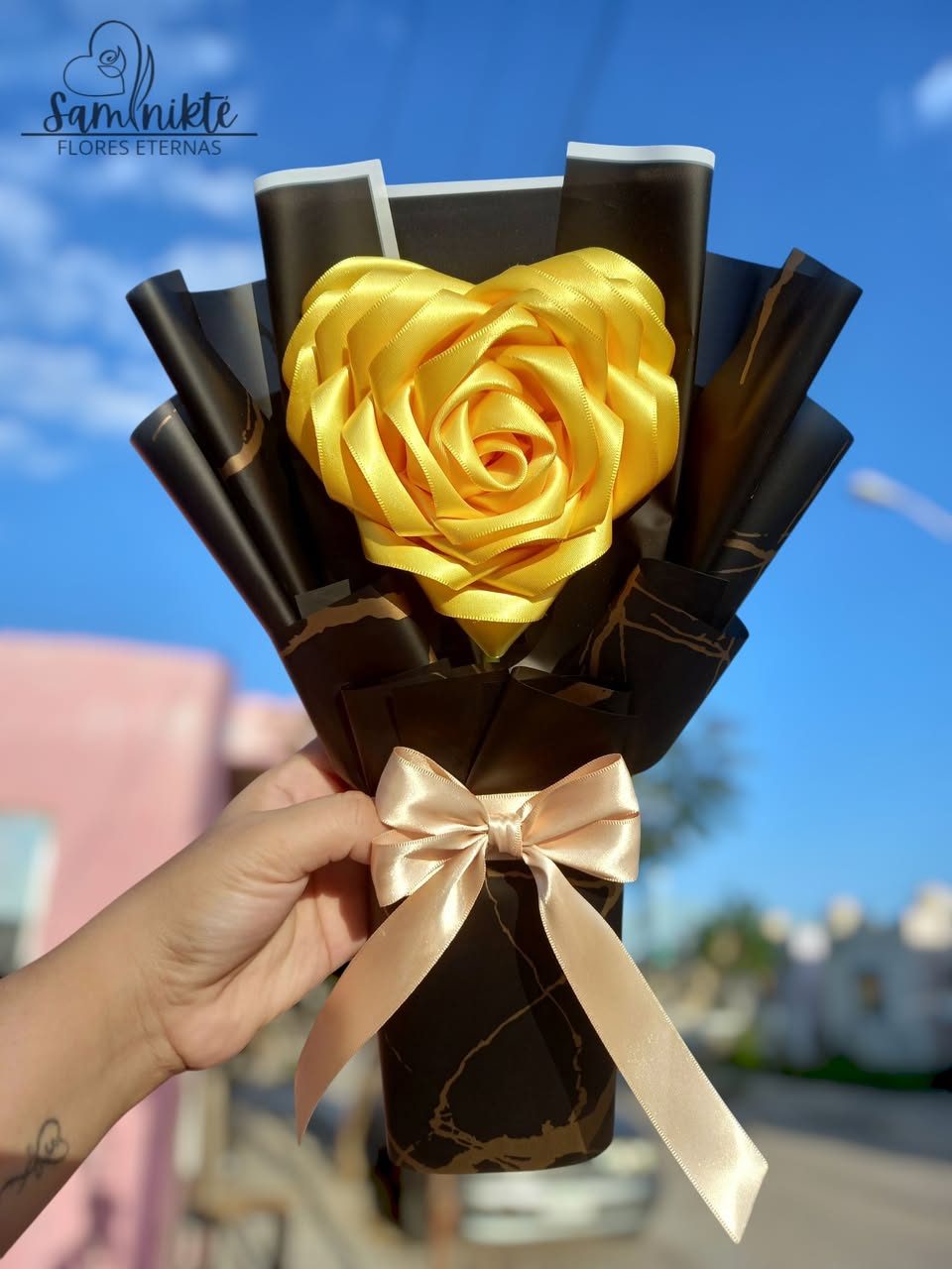 Sam Nikte Flores Eternas