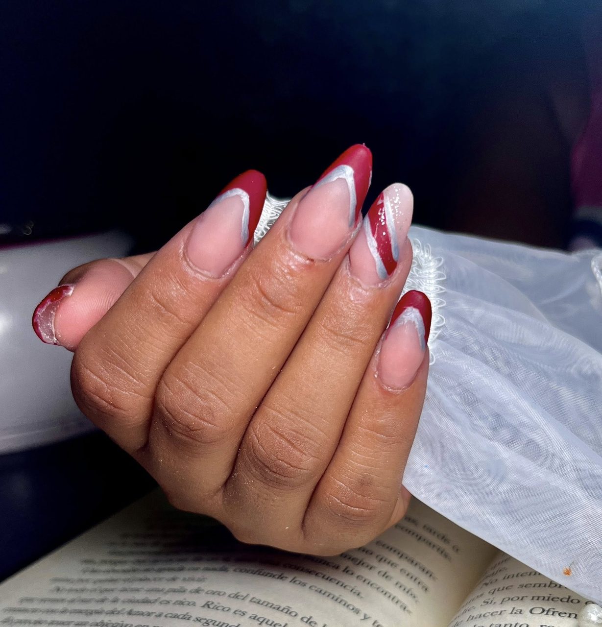 Servicio de uñas — Cecilio Chi