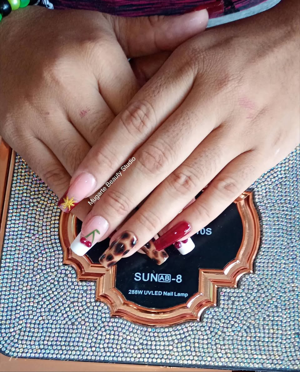 Servicio de Uñas Soft Gel y Semipermanente