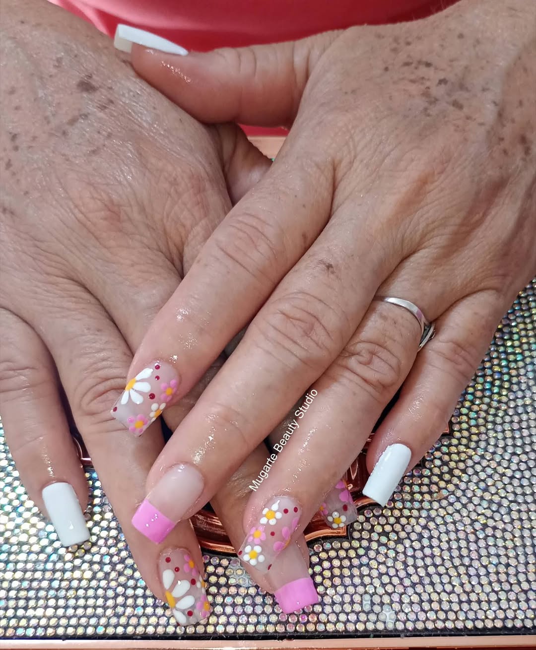 Servicio de Uñas Soft Gel y Semipermanente