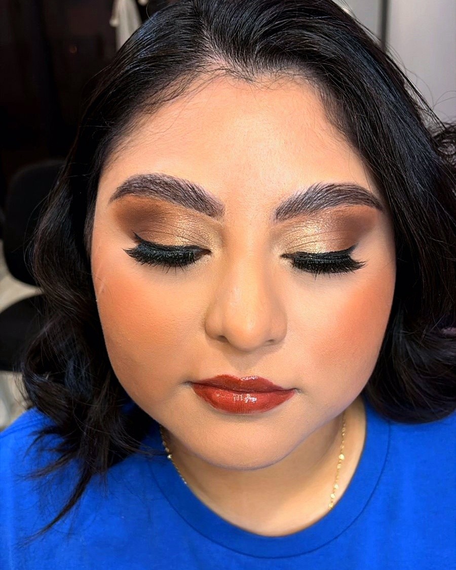 Shining Studio: Maquillaje y peinado profesional para tus eventos especiales