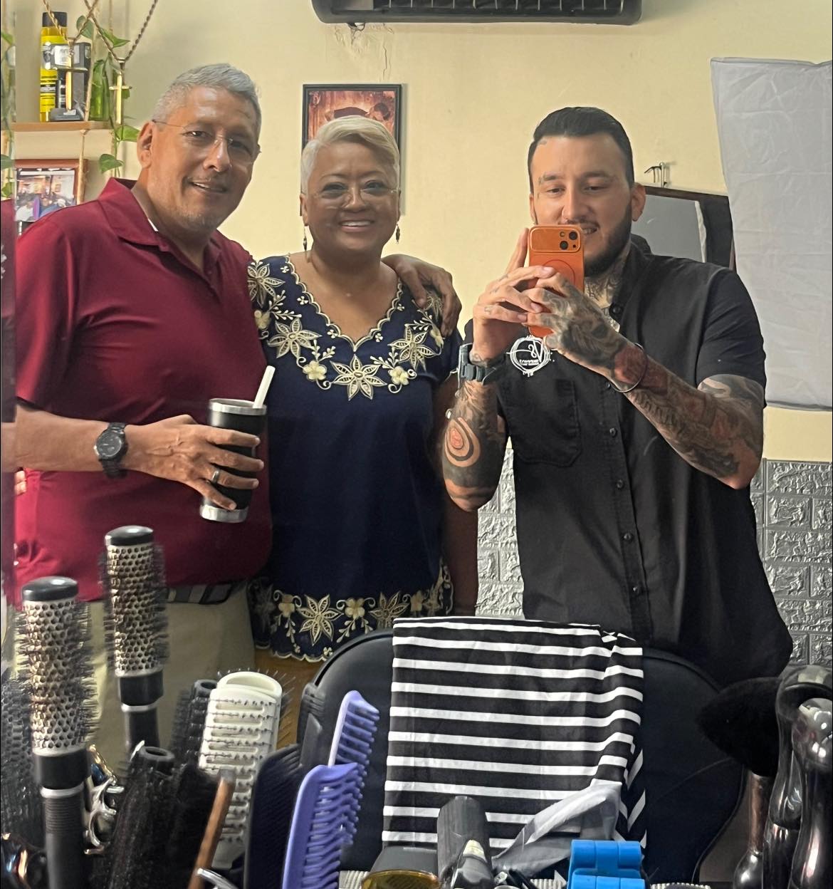 Skinny Barber Shop: Servicio familiar y atención especial por su preferencia