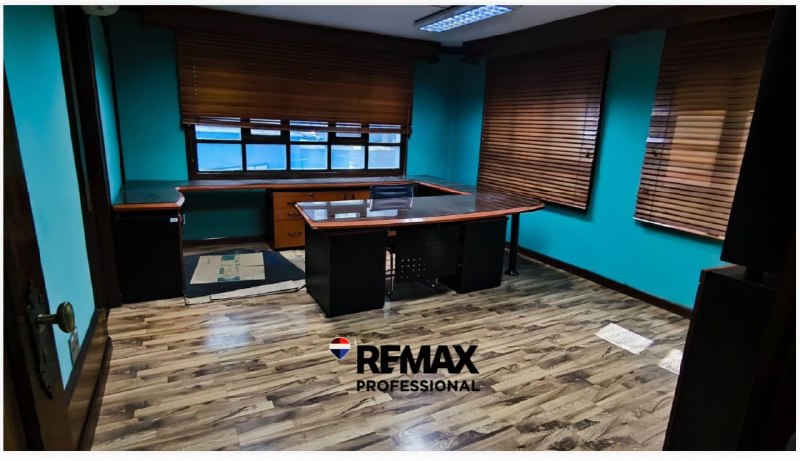 Terreno y construcción ideal para desarrollo inmobiliario en Avenida 20 de Octubre
