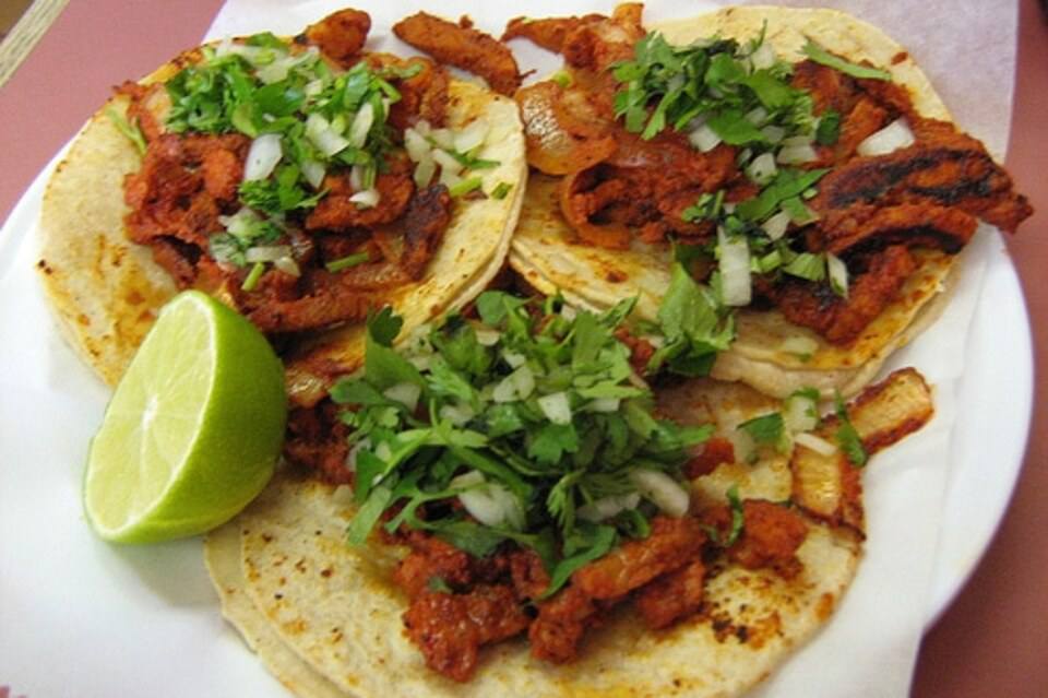 Tortas, sopes, tacos, nachos y hamburguesas: variedad de platillos mexicanos y gringas