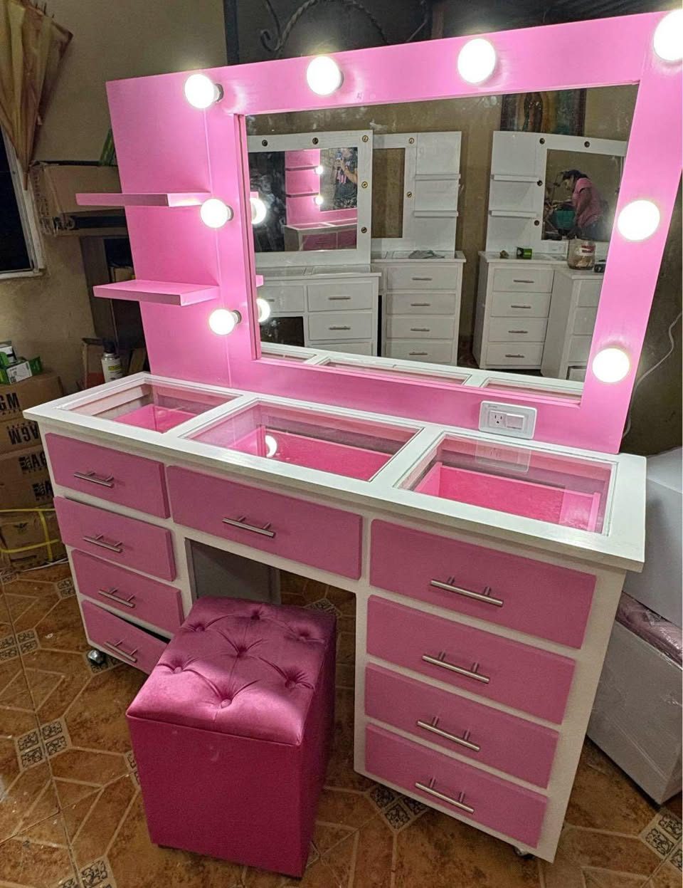 Vanity Hollywood, Producto de Belleza en Promoción — Altabrisa