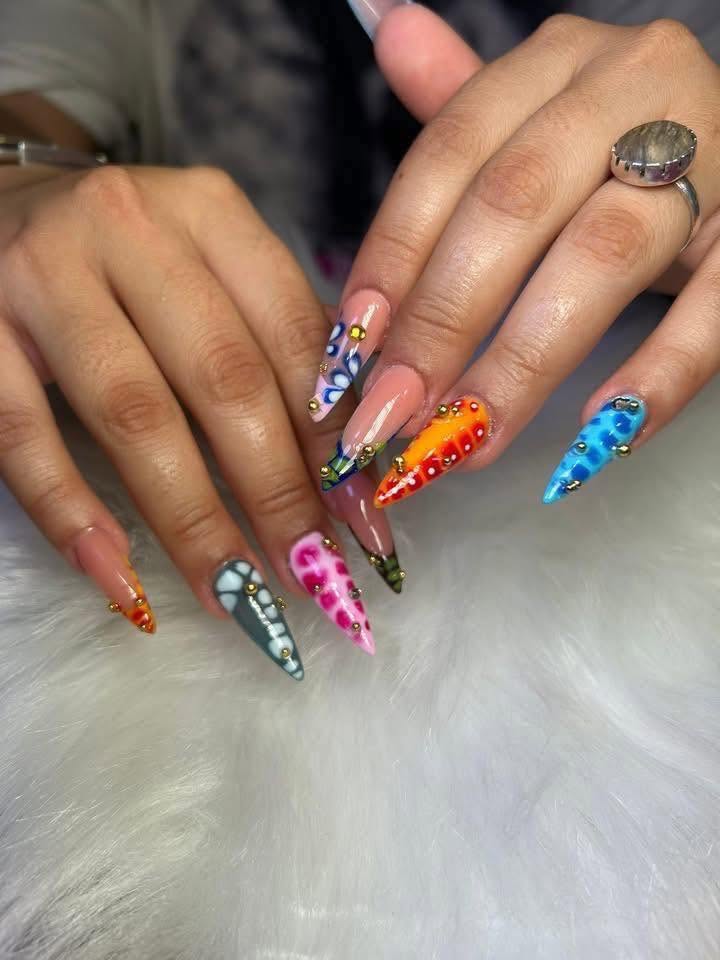 Yamily Nail Artist Salón de Uñas