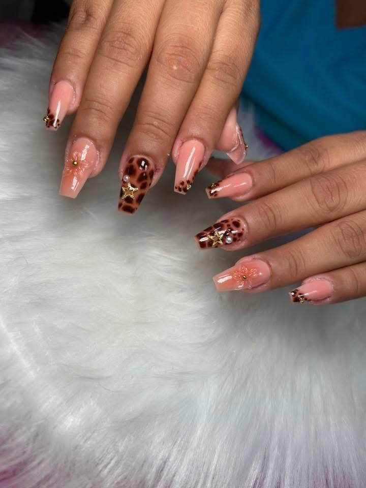 Yamily Nail Artist Salón de Uñas
